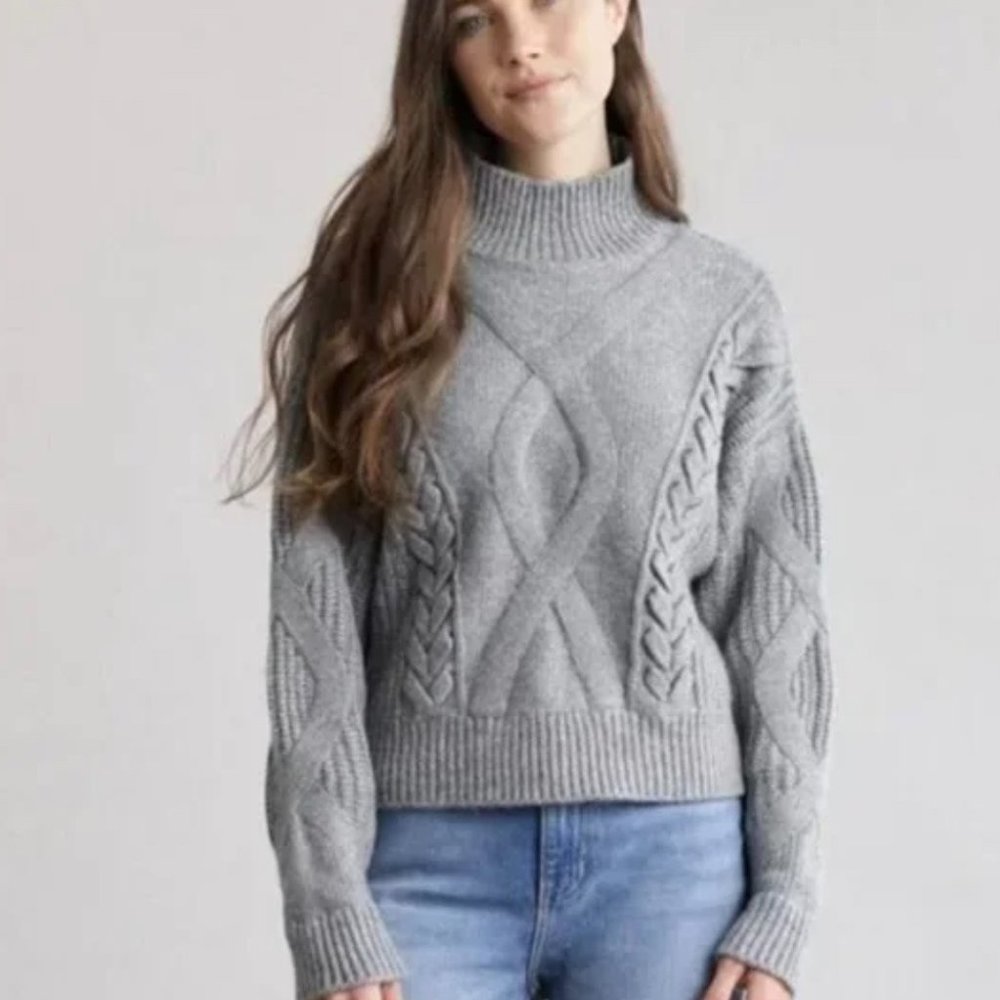 Elizabeth and James Fisherman Chunky Knit Cropped Grey Mock Neck Sweater, Small